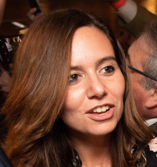 Sarah Knafo La Compagne d'Eric Zemmour au Cœur d'un Livre, Dément les Rumeurs de Grossesse