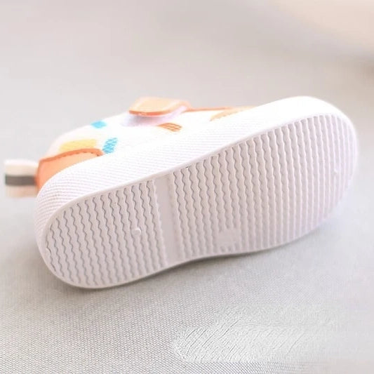 Chaussure_bebe_a_fermeture_velcro_arriere