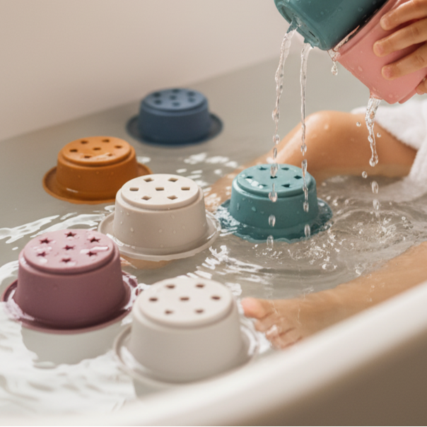 Jeu de construction tasses empilables en silicone | EduTower