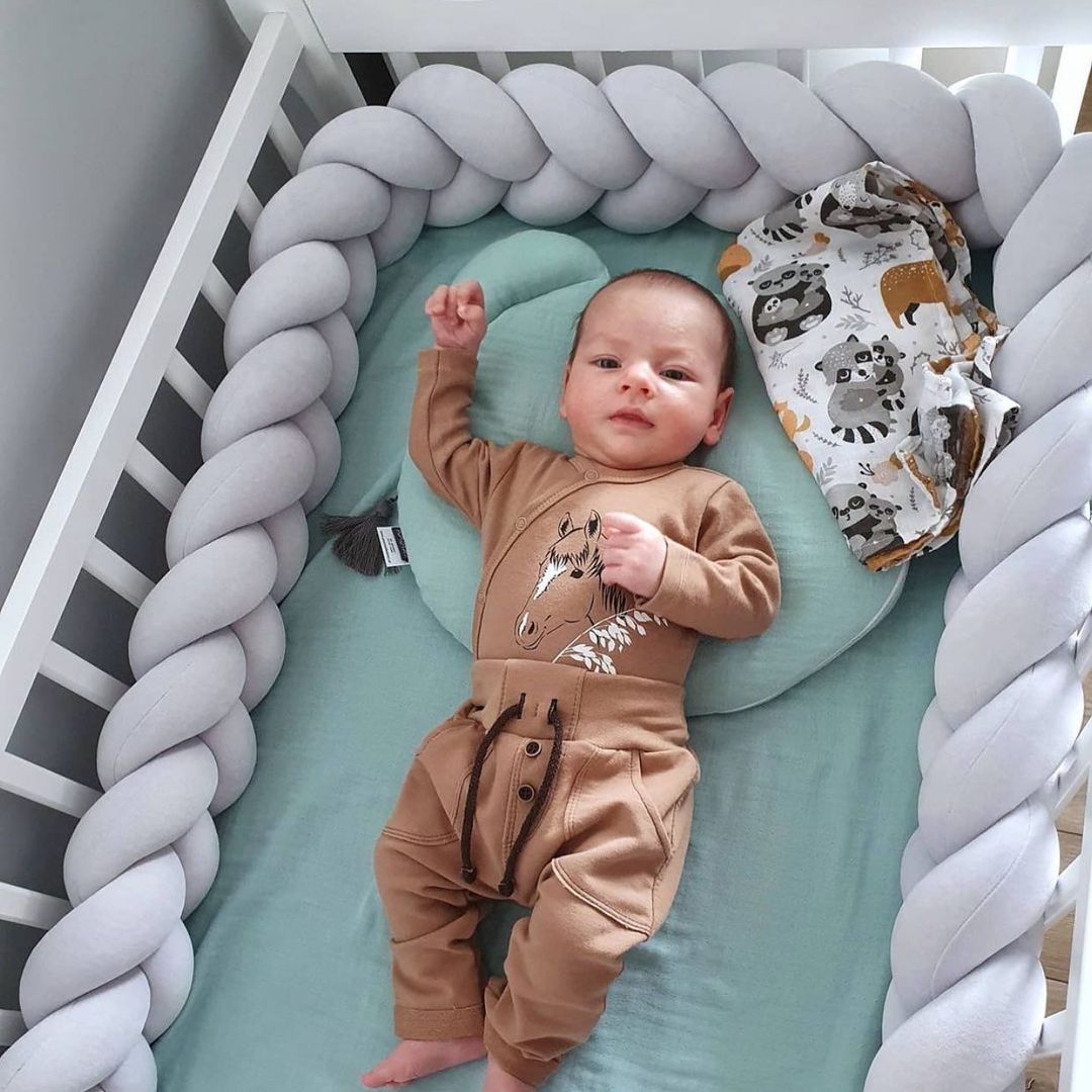 Tour de lit tressé pour bébé – Mon Adorable Bébé