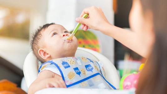 Alimentation Bébé 6 Mois : Guide Complet pour une Nutrition Saine