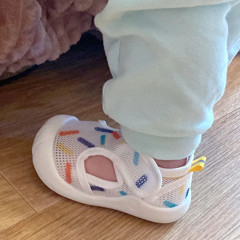 Chaussures respirantes en maille pour bébé : Offrez à votre enfant un départ confortable et sûr dans la vie