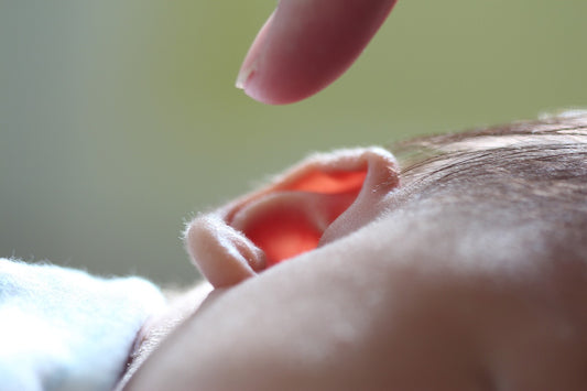 Otite chez le bébé : Symptômes, causes et traitements