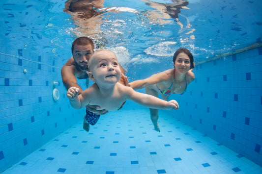 Bébé Nageur: Les Bienfaits de la Natation pour les Bébés