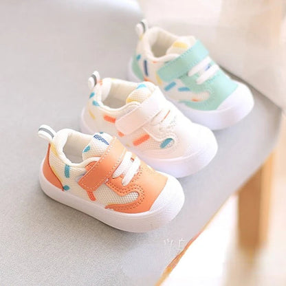 Chaussure bebe a fermeture velcro orange blanc vert