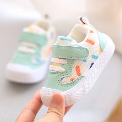 Chaussure bebe a fermeture velcro vert