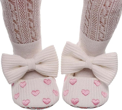 chaussure-bebe-fille-en-coton-blanc-a-coeurs
