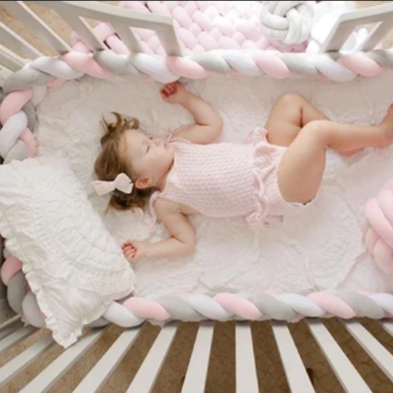 Tour de lit tressé pour bébé – Mon Adorable Bébé